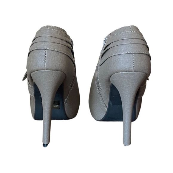 𝅺rue 21 Bootie Heels - Picture 6 of 7
